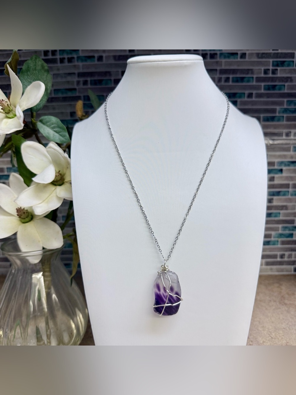 Hand crafted wire wrapped chevron amethyst pendant necklace - Picture 4 of 5